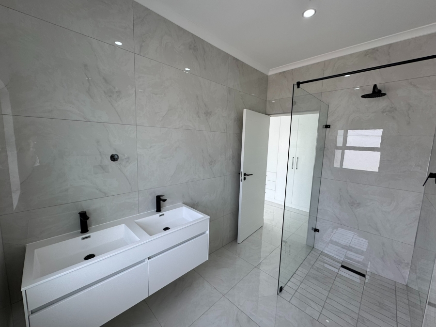 4 Bedroom Property for Sale in Sandown Western Cape